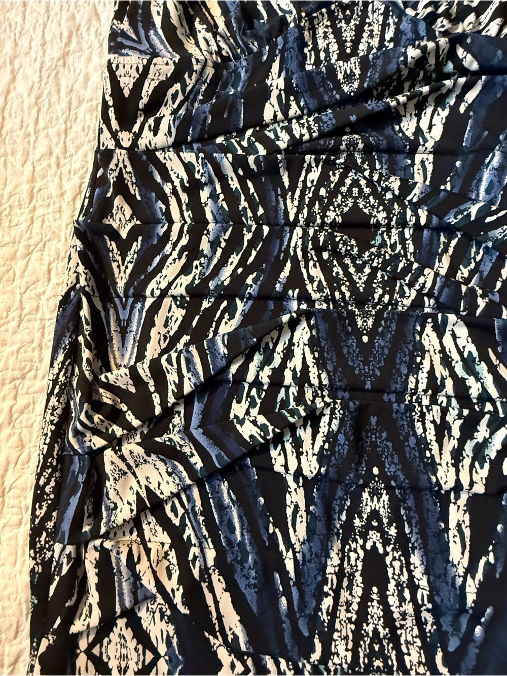 connected apparel Black and Blue Abstract Ruched V-Neck Maxi Dress - Picture 4 of 6